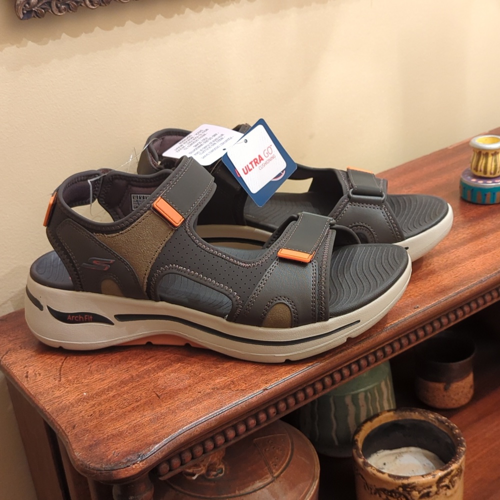 Men's walking sandals